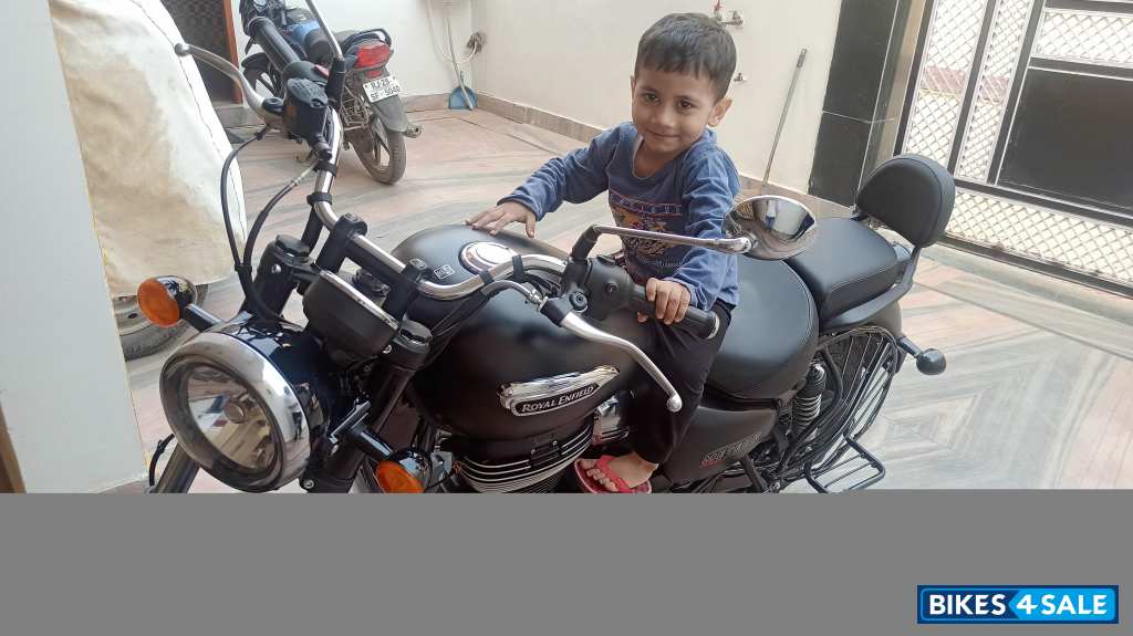 Royal Enfield Meteor 350 Supernova