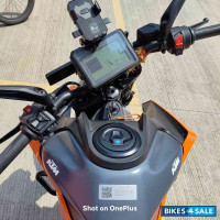 Orange KTM Duke 250 2024