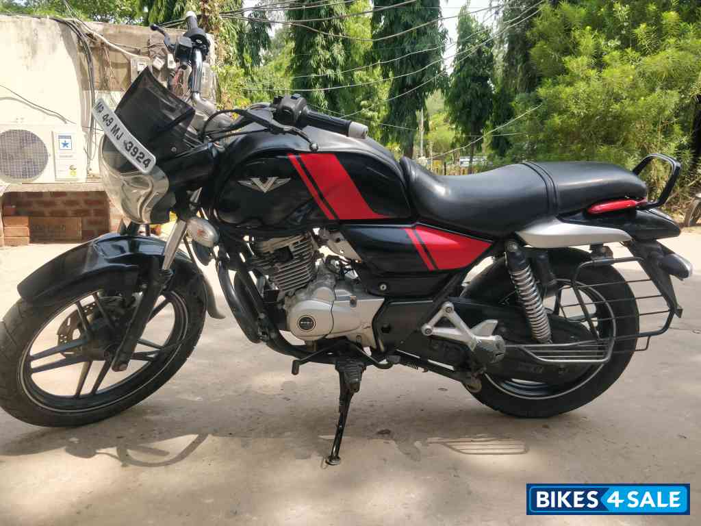 Bajaj V15