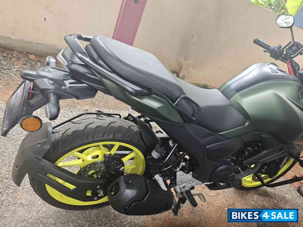 Yamaha FZ-S FI Ver 4.0 Yamaha FZ-S FI Ver 4.0