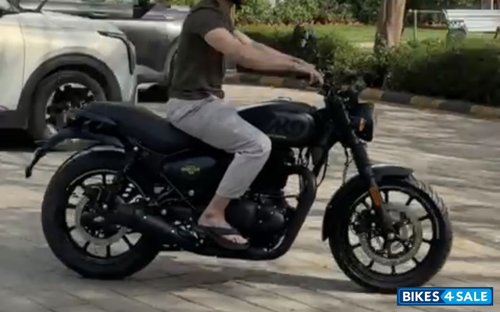 Graphite Grey Royal Enfield Hunter 350 2026