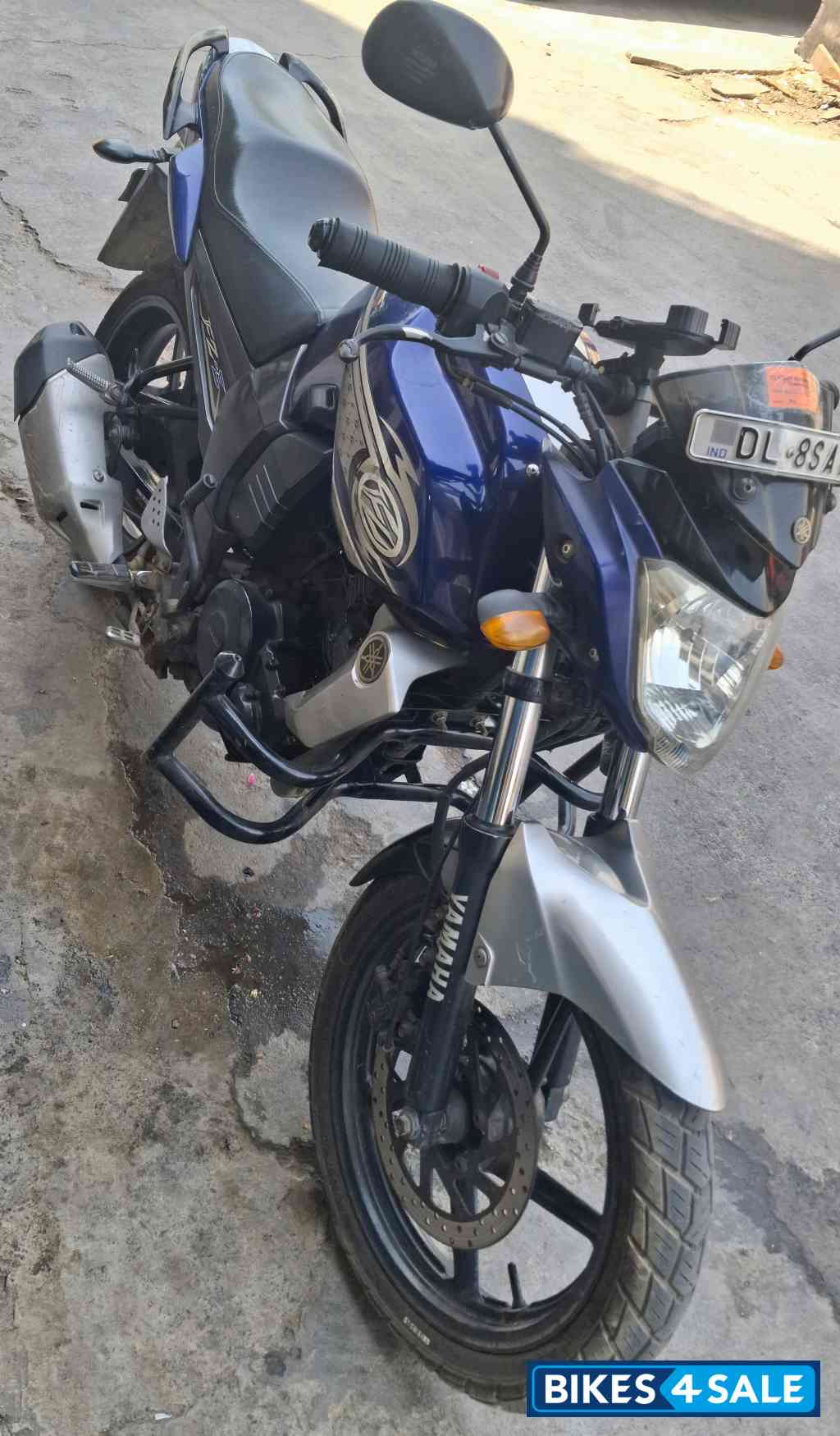 Silver Blue Yamaha FZ16 Silver Blue Yamaha FZ16