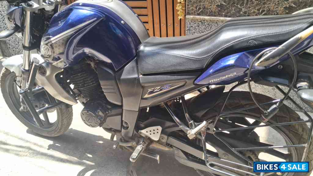 Silver Blue Yamaha FZ16 Silver Blue Yamaha FZ16