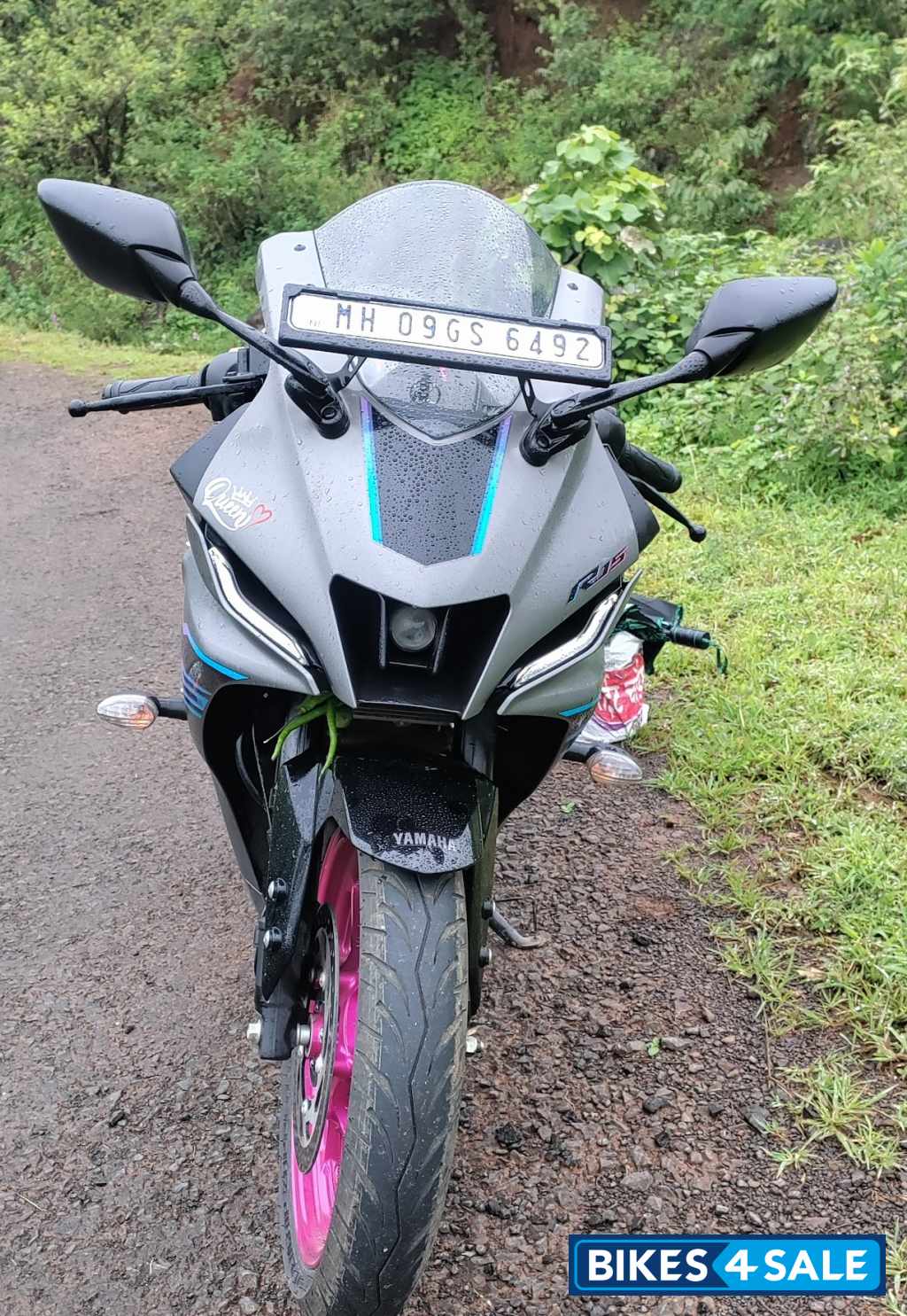 Vivid Magenta Yamaha R15 V4