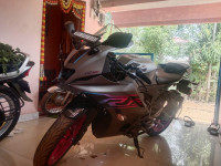 Vivid Magenta Yamaha R15 V4