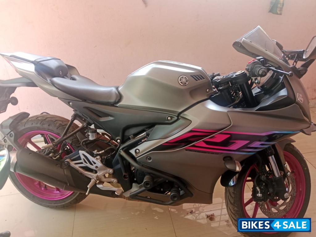 Vivid Magenta Yamaha R15 V4 Vivid Magenta Yamaha R15 V4