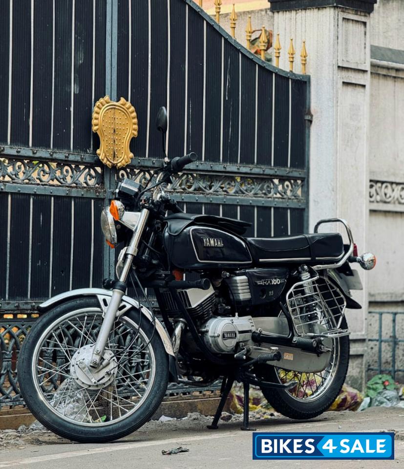 Black Yamaha RX 100