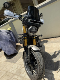 White Triumph Speed 400