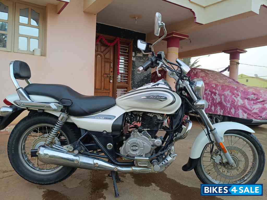 Bajaj Avenger Cruise 220 BS6 Bajaj Avenger Cruise 220 BS6