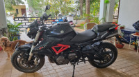 Black Benelli TNT 600 i