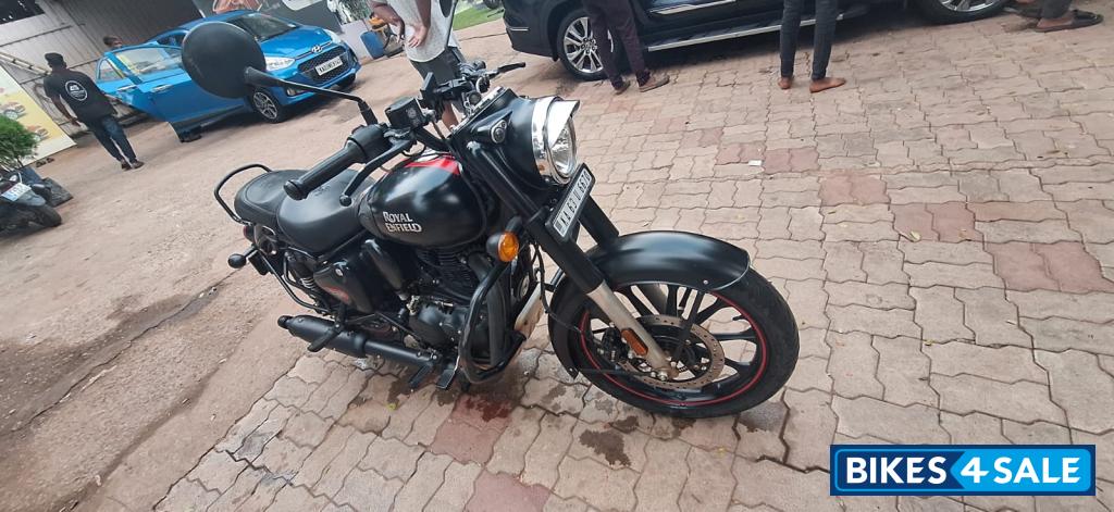 Royal Enfield Classic Stealth Black