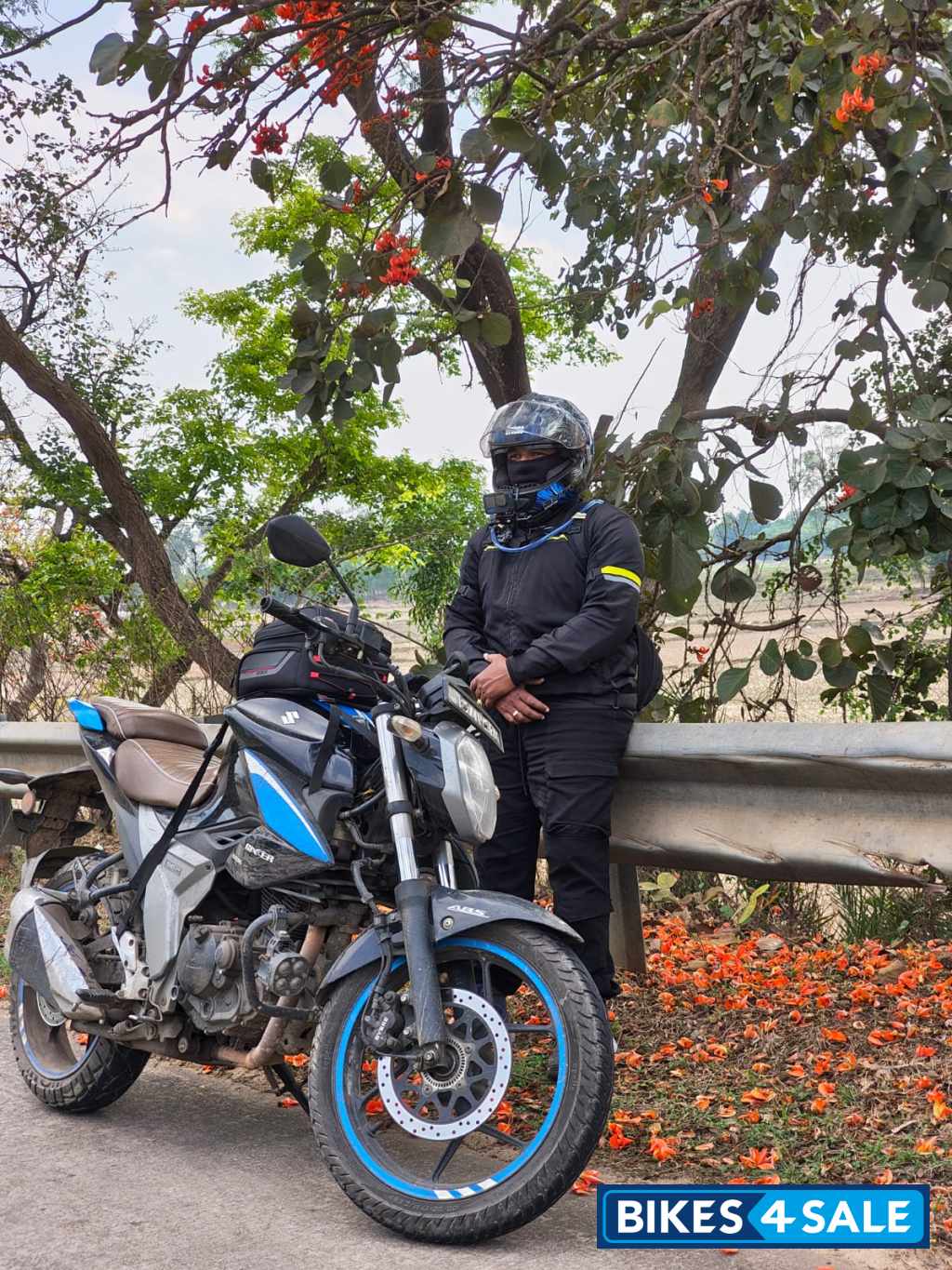 Black Suzuki Gixxer BS6