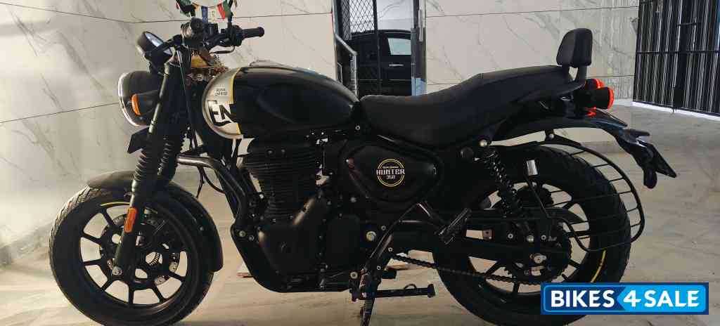 Rebrl Black Royal Enfield Hunter 350 Metro