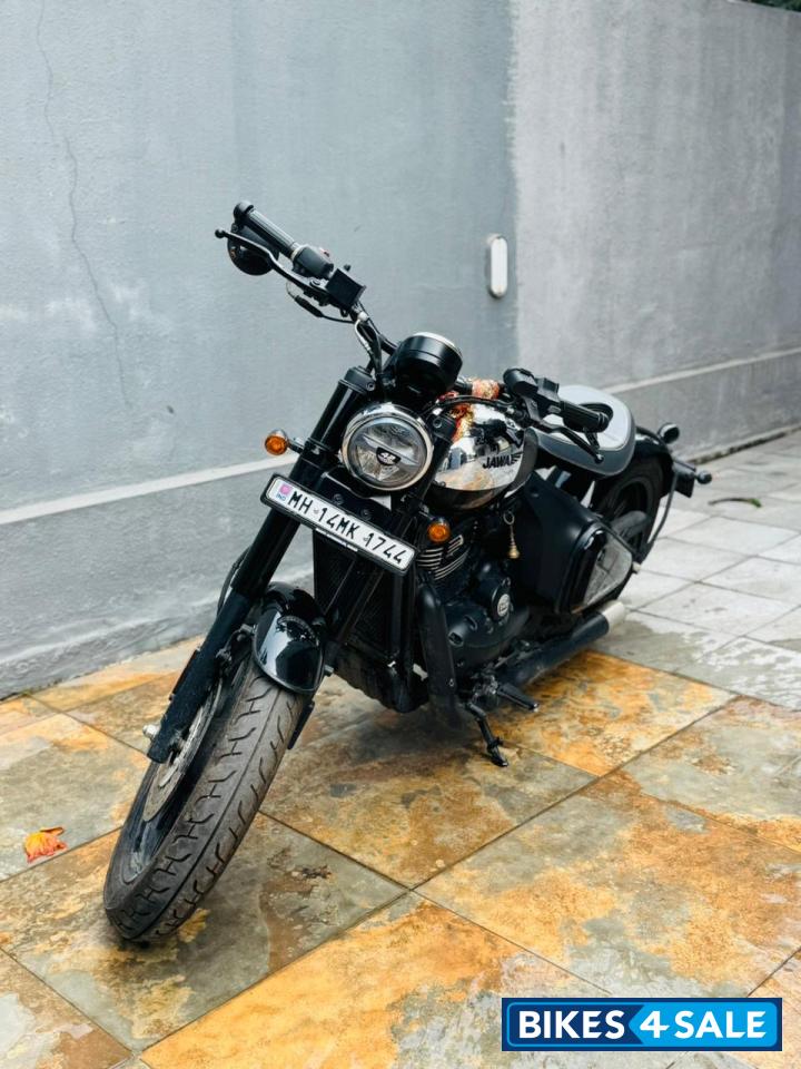 Chrome Black Dual Jawa 42 Bobber Black Mirror Chrome Black Dual Jawa 42 Bobber Black Mirror