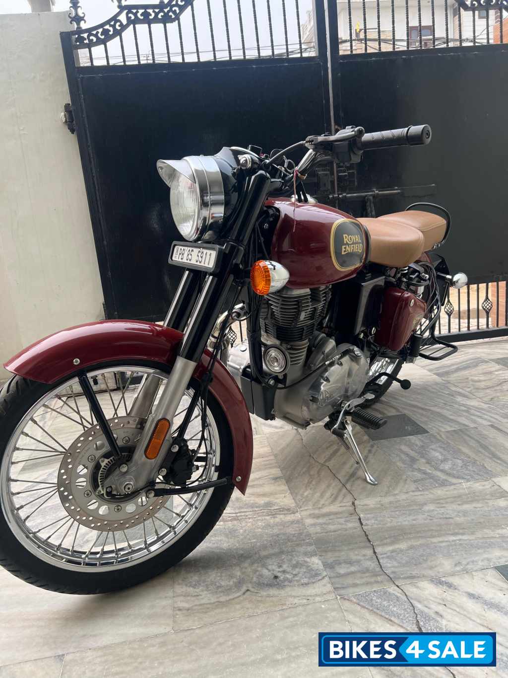 Chestnut Red Royal Enfield Classic 350 Single Channel BS6 Chestnut Red Royal Enfield Classic 350 Single Channel BS6