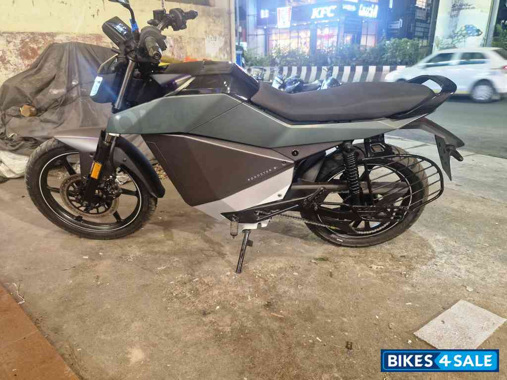 Ola Roadster X Plus 4.5kWh Ola Roadster X Plus 4.5kWh