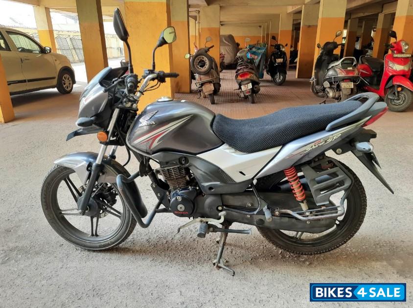 Metallic Geny Grey Honda Shine 125 Disc