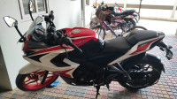 Bajaj Pulsar RS 200 ABS