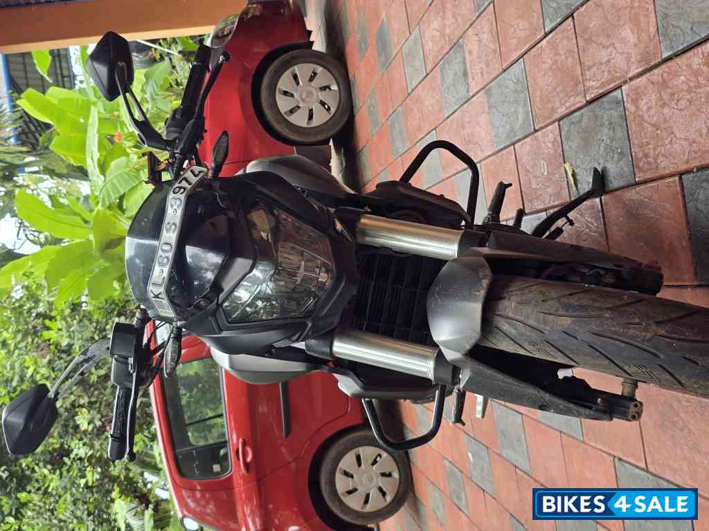 Charcoal Black Bajaj Dominar 400 ABS BS6 Charcoal Black Bajaj Dominar 400 ABS BS6