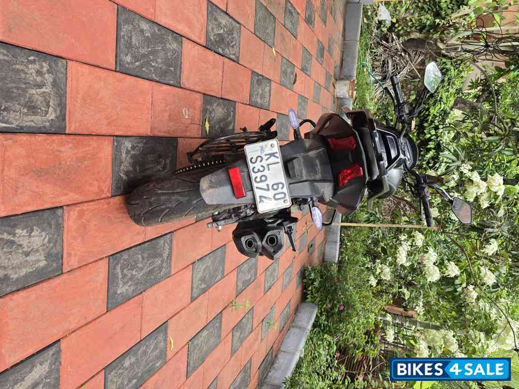Charcoal Black Bajaj Dominar 400 ABS BS6 Charcoal Black Bajaj Dominar 400 ABS BS6