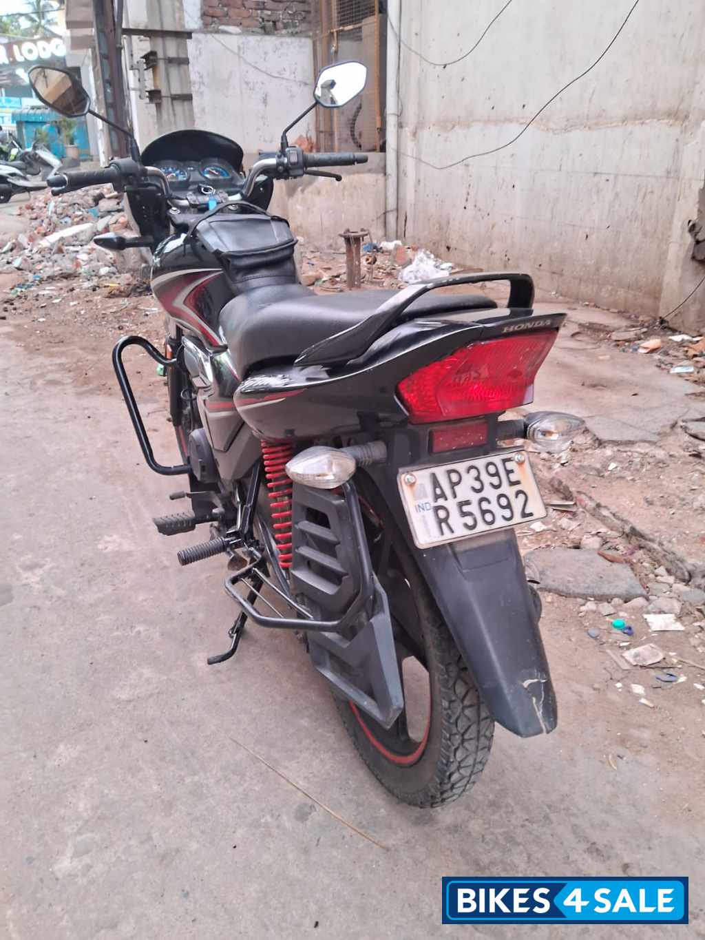 Honda CB Shine