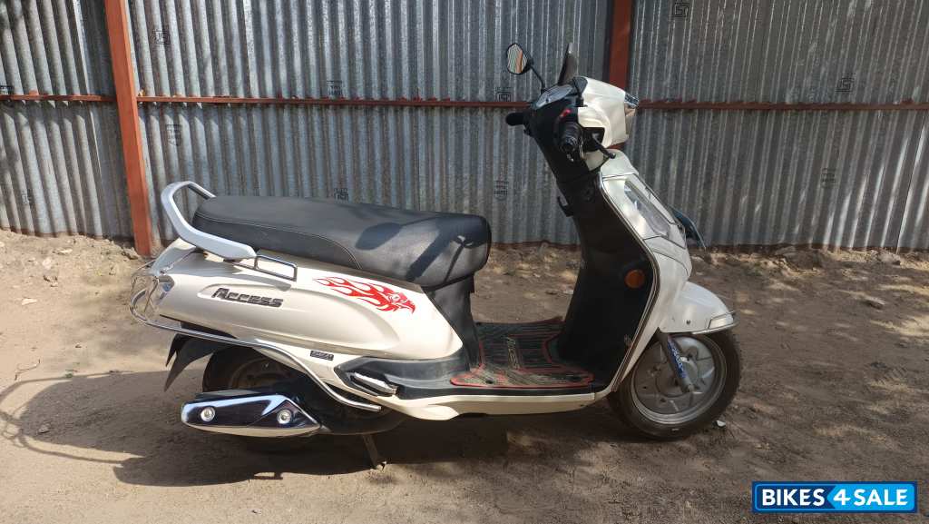 Prl Grace White Suzuki Access 125 Prl Grace White Suzuki Access 125
