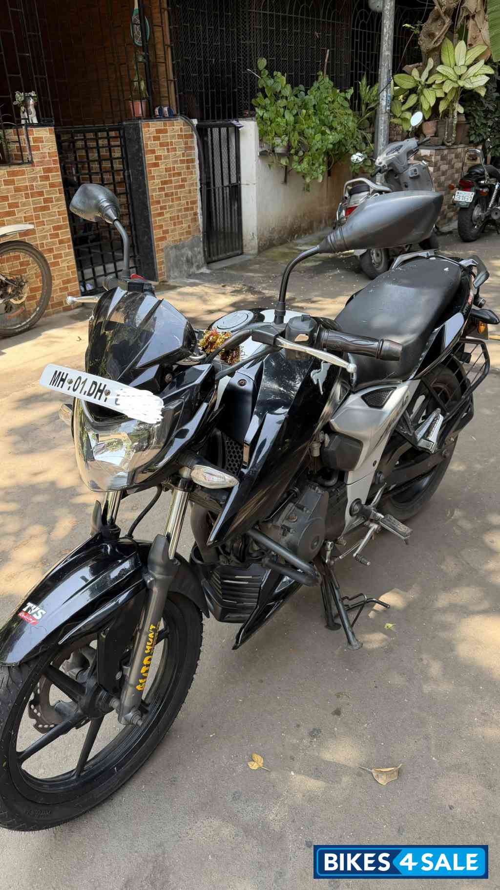 TVS Apache RTR 160 4V TVS Apache RTR 160 4V
