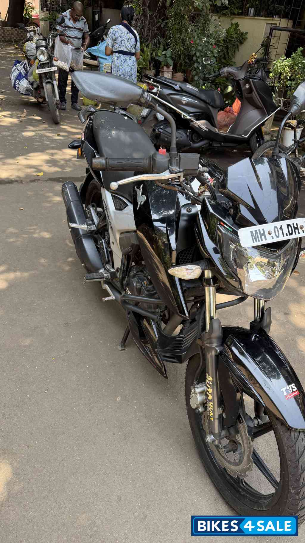 TVS Apache RTR 160 4V TVS Apache RTR 160 4V
