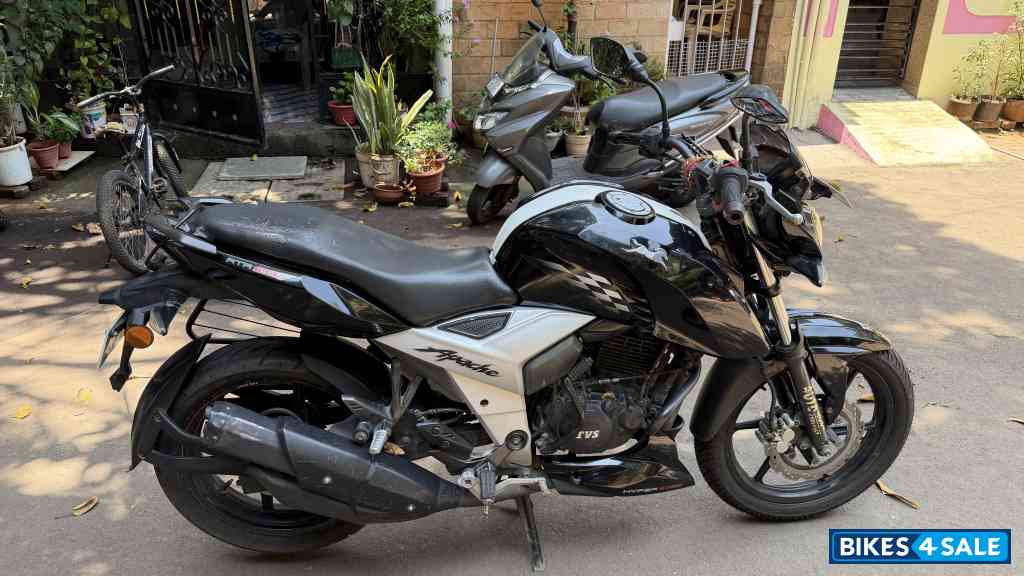 TVS Apache RTR 160 4V TVS Apache RTR 160 4V