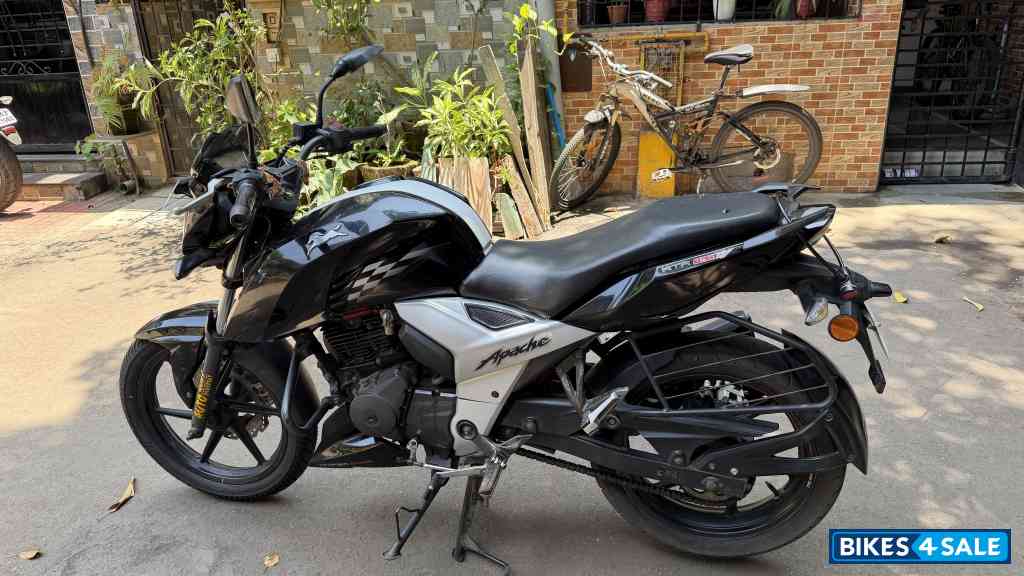 TVS Apache RTR 160 4V TVS Apache RTR 160 4V