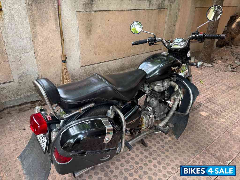 Black Royal Enfield Bullet Electra 5S