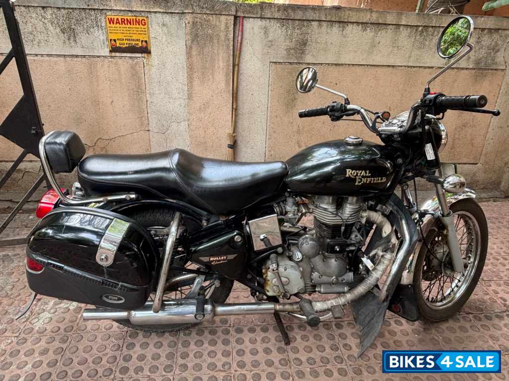 Black Royal Enfield Bullet Electra 5S Black Royal Enfield Bullet Electra 5S