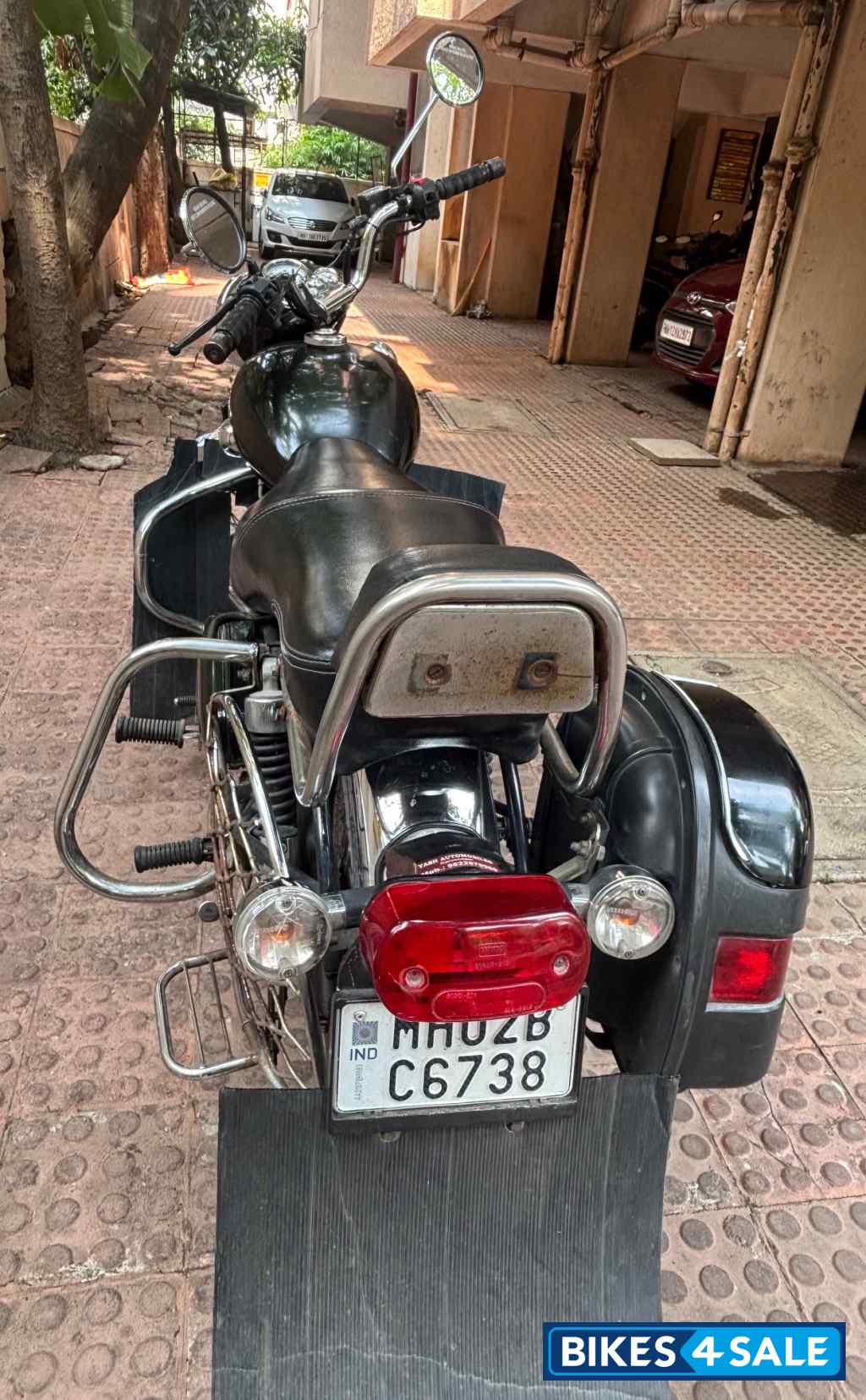 Black Royal Enfield Bullet Electra 5S Black Royal Enfield Bullet Electra 5S
