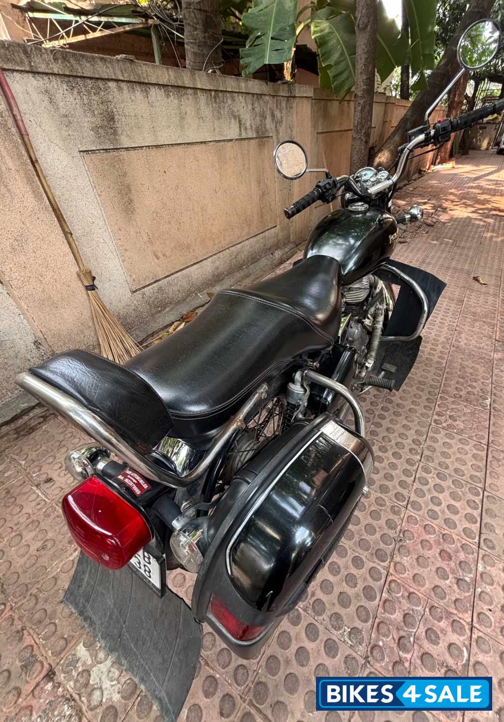 Black Royal Enfield Bullet Electra 5S Black Royal Enfield Bullet Electra 5S
