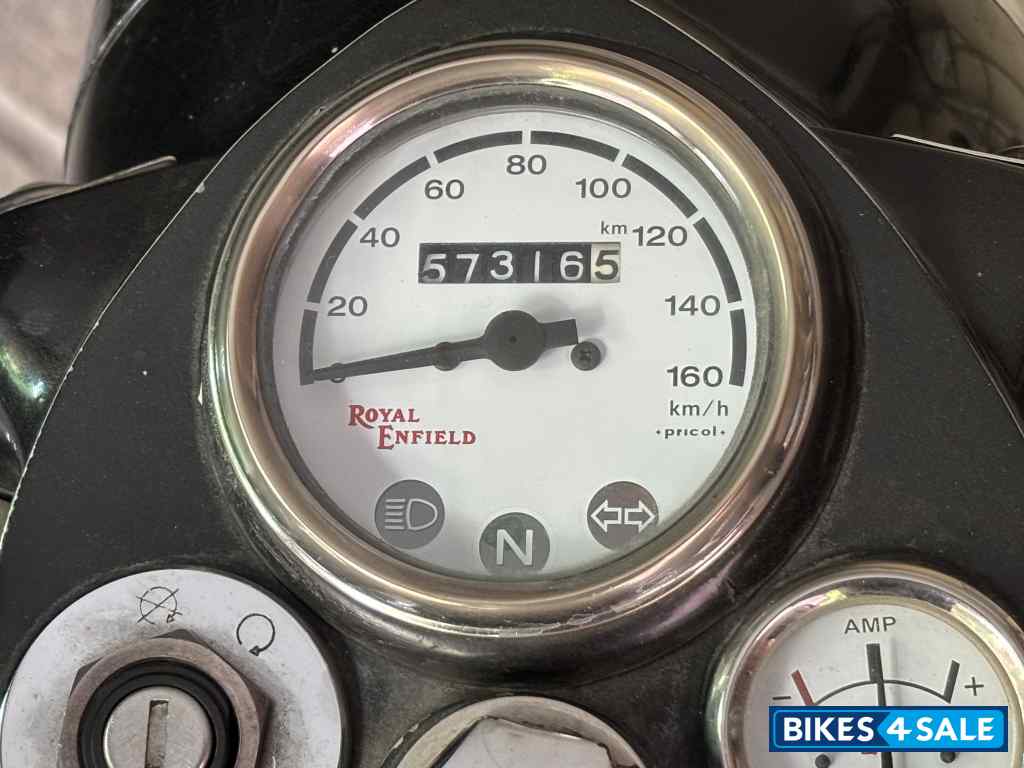Black Royal Enfield Bullet Electra 5S Black Royal Enfield Bullet Electra 5S