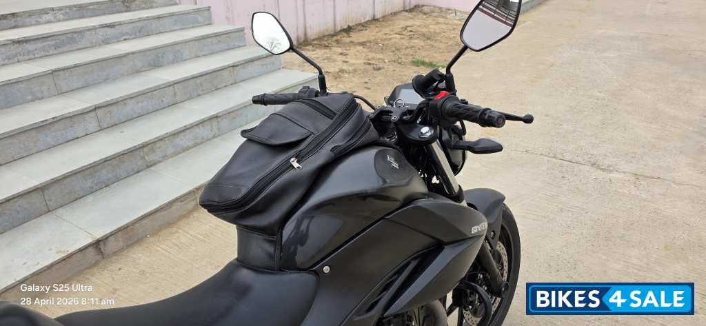 Matte Black Suzuki Gixxer 250