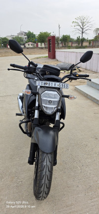 Matte Black Suzuki Gixxer 250