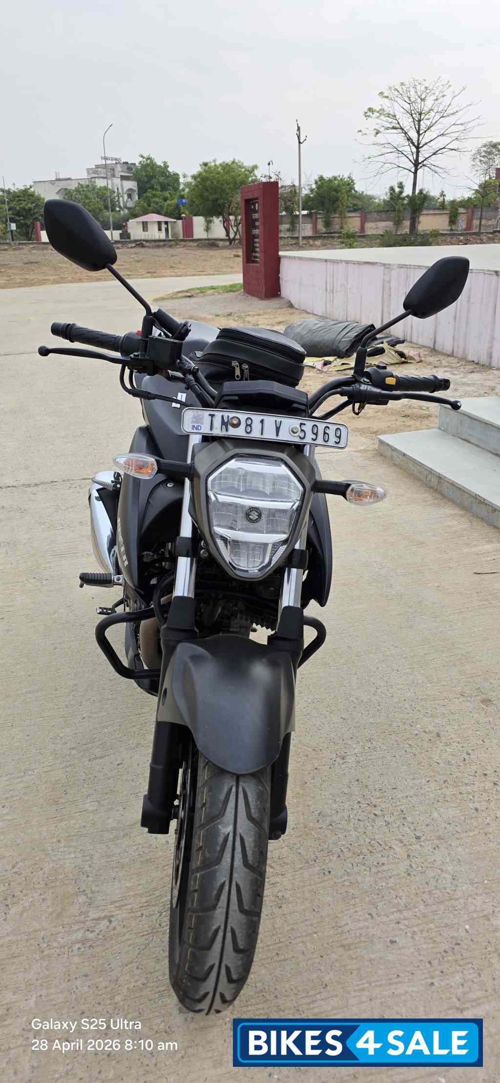 Matte Black Suzuki Gixxer 250