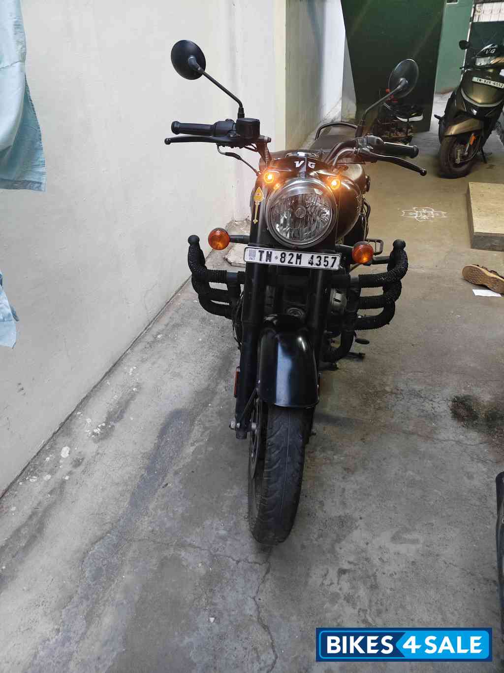 Royal Enfield Classic Stealth Black Royal Enfield Classic Stealth Black