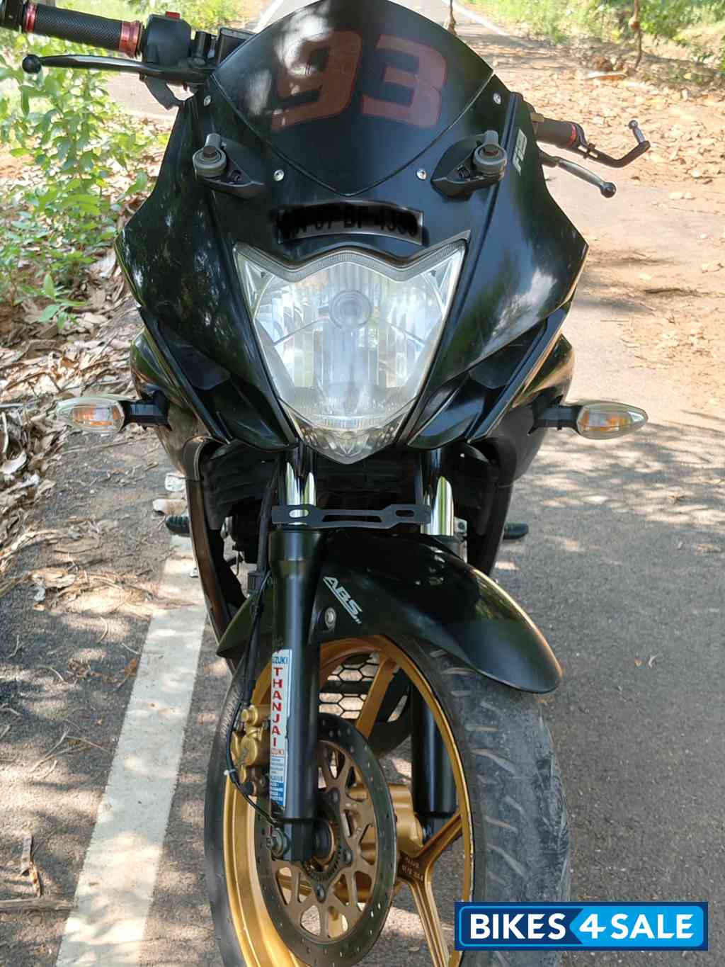 Deep Black Suzuki Gixxer SF Fi