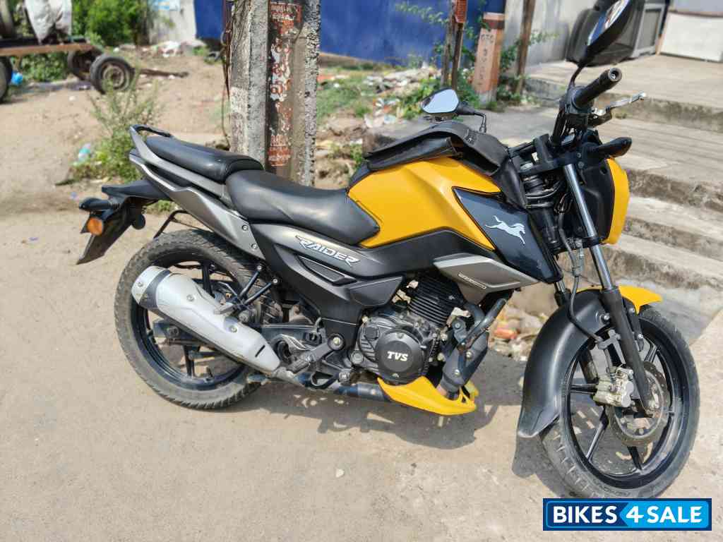 TVS Raider Split Seat
