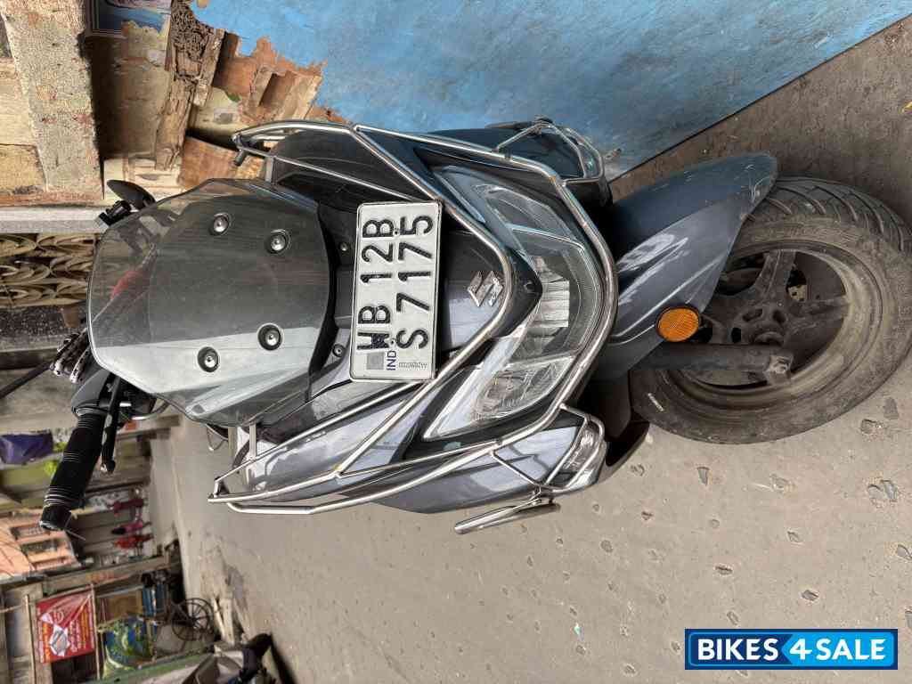 Suzuki Burgman Street