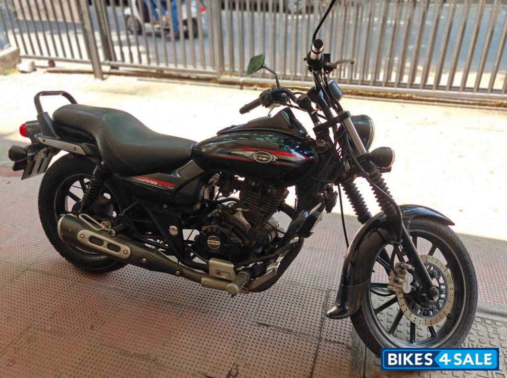 Black Bajaj Avenger Street 220 Black Bajaj Avenger Street 220