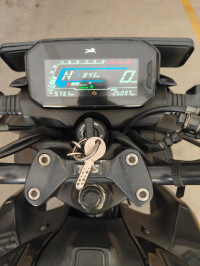 Black TVS Raider 125