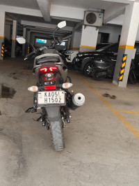 Black TVS Raider 125