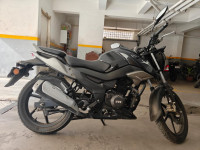 Black TVS Raider 125