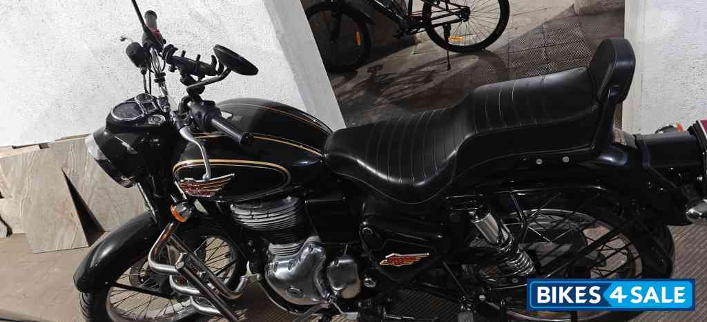 Batallion Black Royal Enfield Bullet 350 Batallion Black Royal Enfield Bullet 350