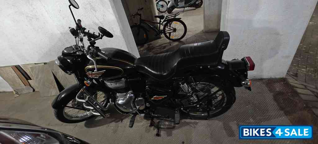 Batallion Black Royal Enfield Bullet 350 Batallion Black Royal Enfield Bullet 350