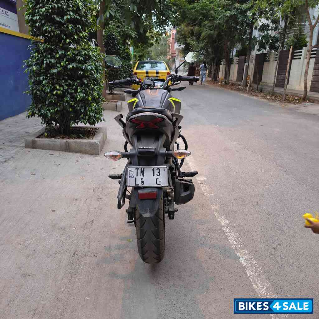 Grey Honda CB Hornet 160R