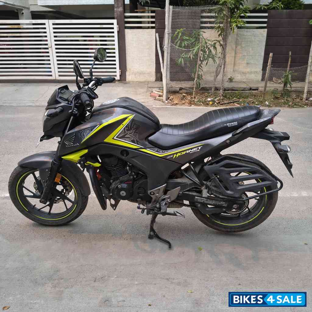 Grey Honda CB Hornet 160R